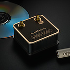 The <b>BlackGround</b> device is not large. At the bottom righthand corner you can see a normal AA size 1.5 Volt battery. It weighs nearly half a Kilogram. This is just shy of 1 pound.